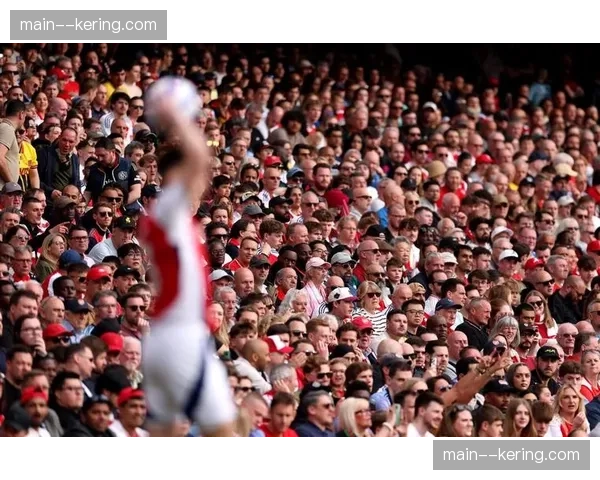 评论:英超“门将参与出球”趋势遇冷,长传反击战术回归 评论:英超“门将参与出球”趋势遇冷,长传反击战术回归