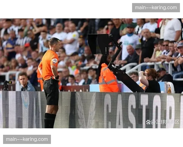英超官方发布VAR新指南,明确“高风险压迫”动作的判罚标准 英超官方发布VAR新指南,明确“高风险压迫”动作的判罚标准