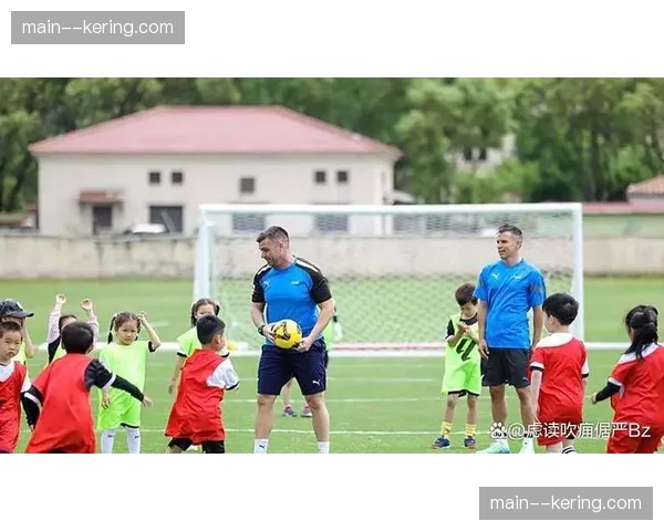 西甲基金会联合多家俱乐部举办社区青少年足球节,线上直播吸引关注 西甲基金会联合多家俱乐部举办社区青少年足球节,线上直播吸引关注