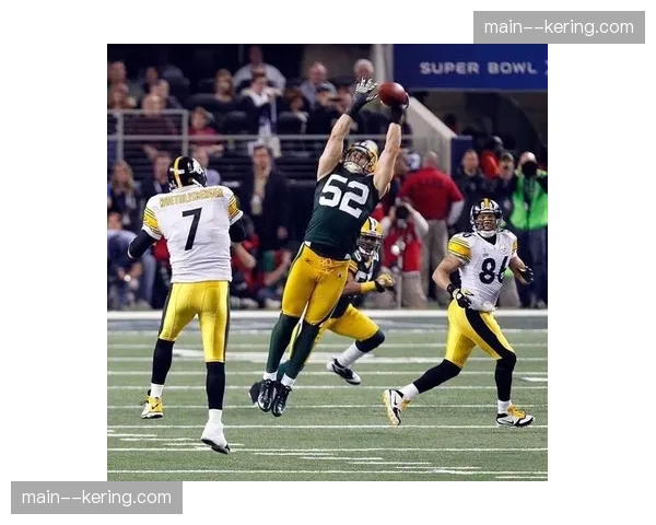 镜头记录：亚特兰大球迷在雨战中高唱90分钟