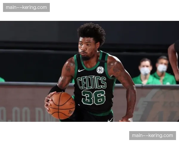 更衣室故事：匿名球员透露，中场休息时主帅用实时热点图指出攻防两端空间利用问题